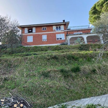 Casa Vacanza Villa Patrizia Follo Alto Екстериор снимка